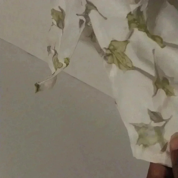 Conrad C Collection Women Floral 2pc Top Set - Picture 6 of 6